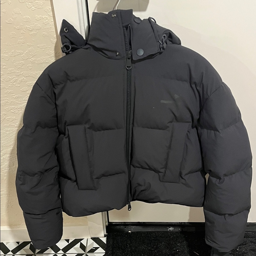 The Arrivals New York Designer Women's Navy Puffer Jacket